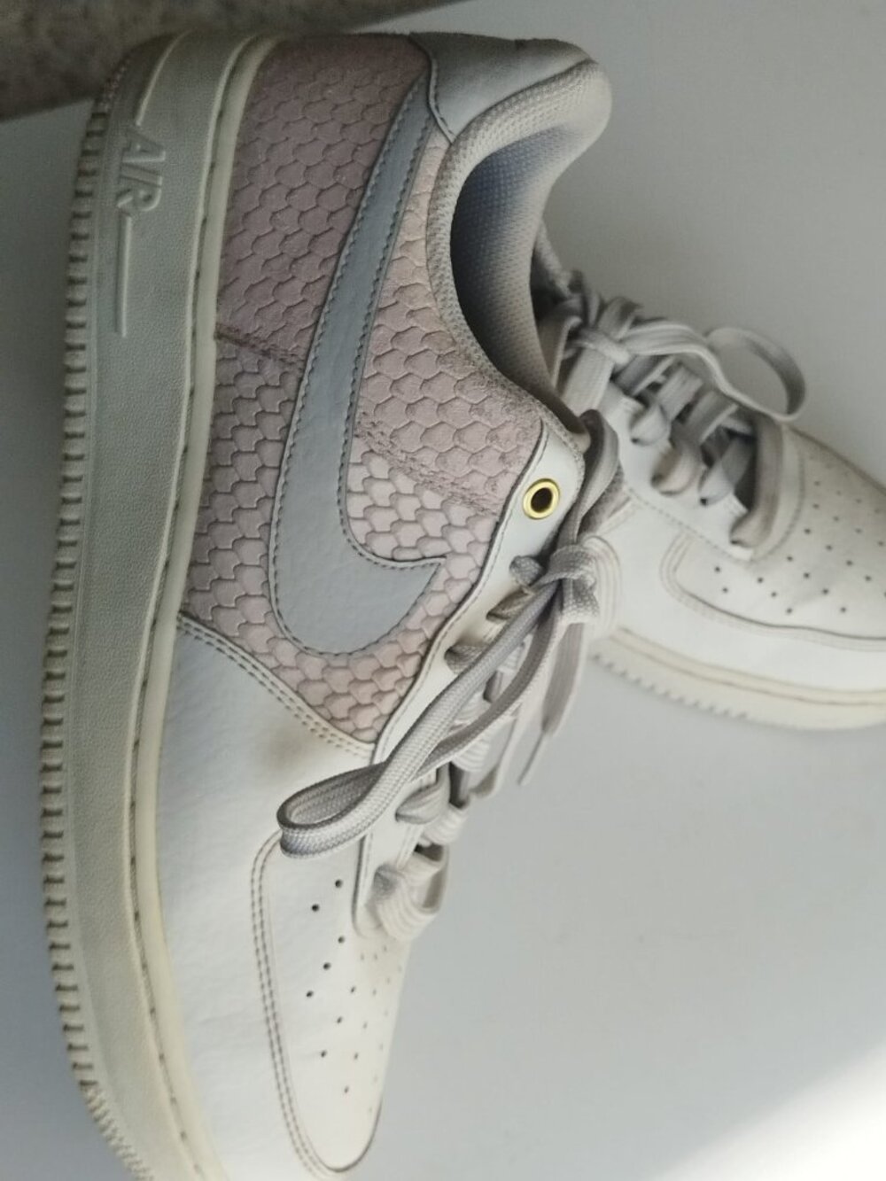 Nike Air Force 1 Low Pink Snake Print & Gold Metallic 823511-100, Men's Size 9